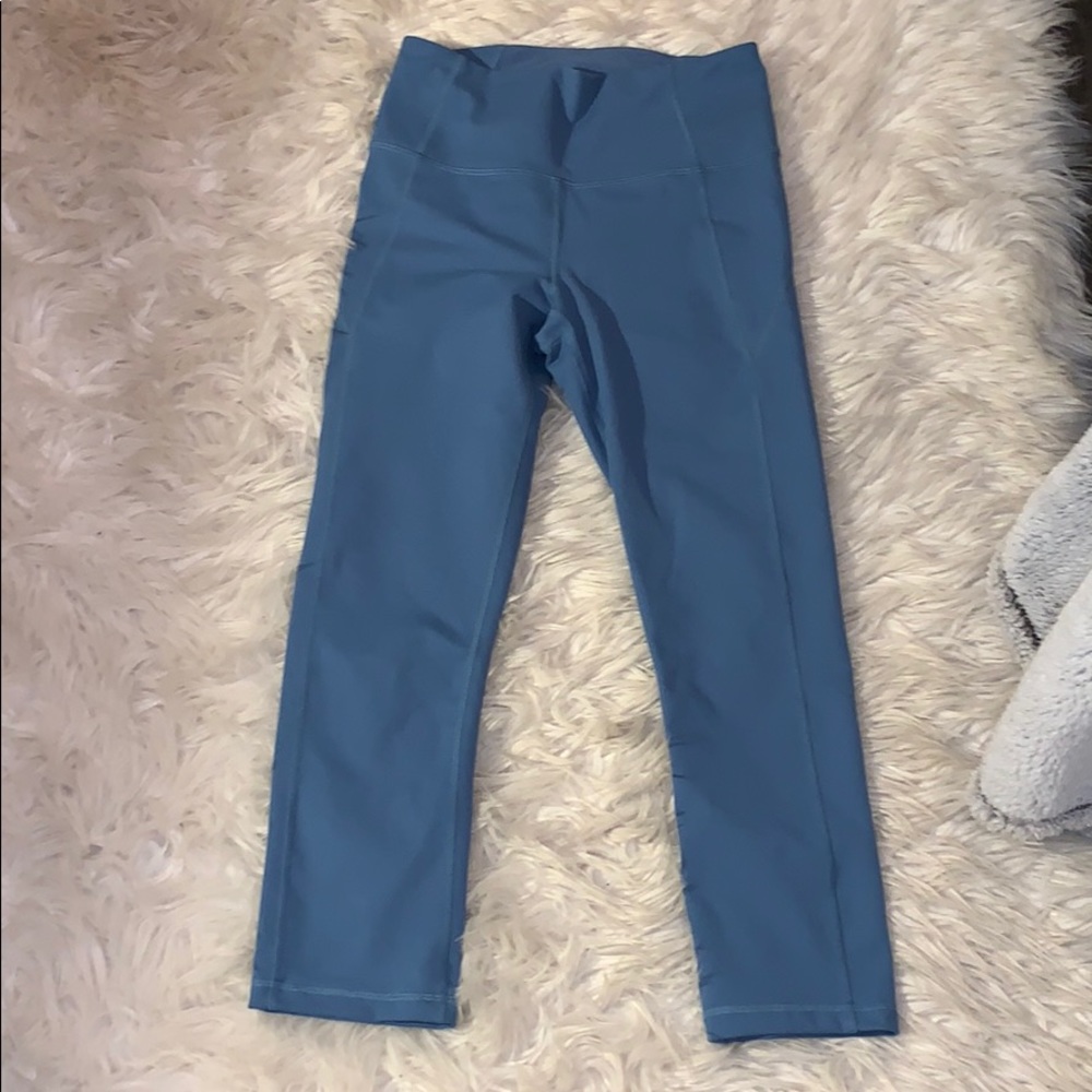 Cropped under armor leggings